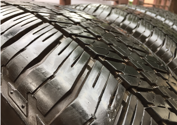 ยาง Bridgestone 265 60 18 ปี16 ดอกเต็ม เนื้อนิ่ม ใช้กันยาว ราคาไม่แพง