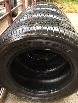 ยาง Bridgestone 265 60 18 ปี16 ดอกเต็ม เนื้อนิ่ม ใช้กันยาว ราคาไม่แพง