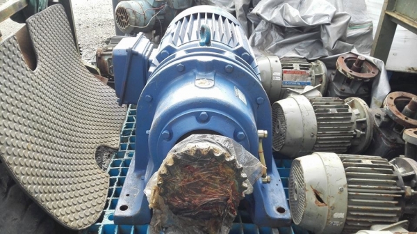 มอเตอร์เกียร์ Sumitomo 25 HP ทด 1:17 (88rpm) 380V พร้อมใช้งาน