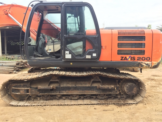 ขาย รถแบคโฮ HITACHI ZAXIS 200 สภาพดี พร้อมใช้งาน