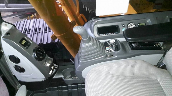 ขายรถแบคโฮมือสองไทย SUMITOMO SH 210 รุ่น 5 ใช้งานน้อย 1,081 ชม. สภาพนางฟ้า