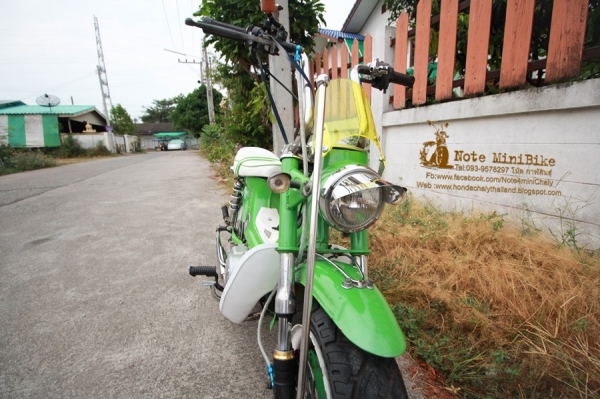 ขายด่วน ชาลี Honda Chaly ((รถผมใช้งานเองครับ )) ราคา 19,900 บาท  -เครื่อง Honda ดรีม100 แน่นๆแรงๆ เดินเบานิ่ง -ระบบไฟ,หน้าหลังสูงตํ่า,ไฟเลี้ยว,ไฟเรือไมล์,ไฟเบรค -ล้อกะทะขอบ10 หน้า-หลังกว้าง 4.7  -ยาง DEESTONE เบอร์ 120/70-10 -แบตใหม่แกะกล่อง -ดิสหน้า เบคร