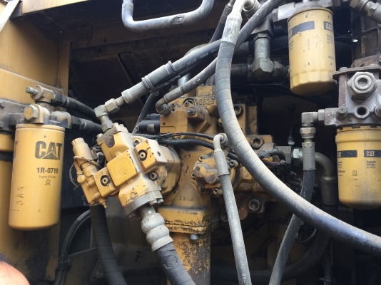 รถขุดคันใหญ่CAT330D japan...รถมี9คัน เอกสารครบ ขายเหมาหรือแยก รถทำงาน 1.6-2.2หมื่น ช.ม.