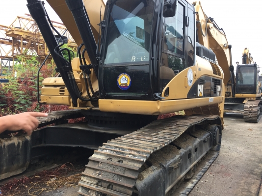 รถขุดคันใหญ่CAT330D japan...รถมี9คัน เอกสารครบ ขายเหมาหรือแยก รถทำงาน 1.6-2.2หมื่น ช.ม.