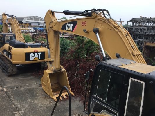 รถขุดคันใหญ่CAT330D japan...รถมี9คัน เอกสารครบ ขายเหมาหรือแยก รถทำงาน 1.6-2.2หมื่น ช.ม.