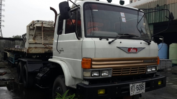 ขายหัวลากฮีโน่ซูโม่FM221เครื่องEM100สภาพดีมากๆ2เพลา220แรงม้าพวงมาลัยพาวเวอร์เบรคจิฟฟี่มีแอรพร้อมใช้มากๆราคา370000 ขายหัวลากฮีโน่ซูโม่FM221เครื่องEM100สภาพดีมากๆ2เพลา220แรงม้าพวงมาลัยพาวเวอร์เบรคจิฟฟี่มีแอรพร้อมใช้มากๆราคา370000