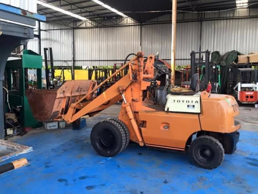 ขายรถตักTOYOTA2sd10 ขายรถตักTOYOTA2sd10