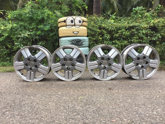 ขายล้อแม็กToyota Vigo ขอบ 15 ชุดละ 3,000 บาท