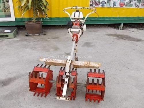 ทำงานสะดวก!! เครื่องกำจัดวัชพืชในร่องข้าว KIORITZ   PC-501E จำนวน 3 แถว รหัสสินค้า 80803128 โทร 081-8283376