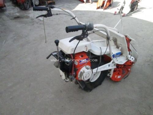 คุ้มสุดๆ!!! รถเกี่ยวข้าวเดินตาม KUBOTA   RA20 ใช้เครื่องขนาด 3แรง รหัสสินค้า 80802432 โทร 081-8283376