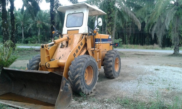 รถตัก KOMATSU 510. สนใจติดต่อ 081 - 6079515 รถตัก KOMATSU 510. สนใจติดต่อ 081 - 6079515
