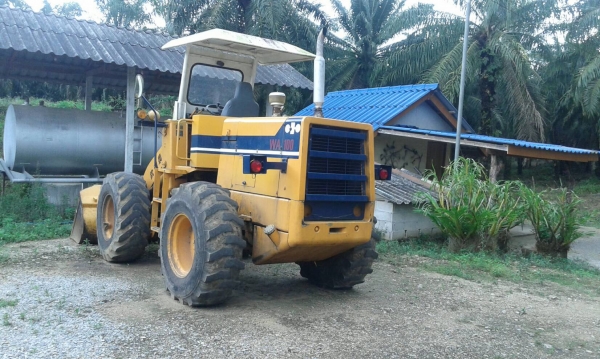 รถตัก KOMATSU 510. สนใจติดต่อ 081 - 6079515