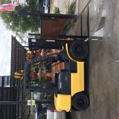 ขายรถโฟร์คลิฟท์KOMAT'SU ดีเซล ขายรถโฟร์คลิฟท์KOMAT'SU ดีเซล