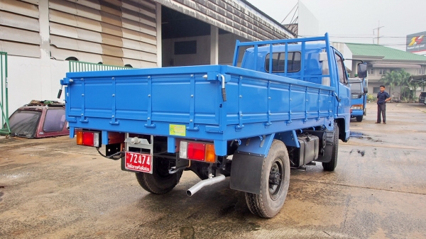 ISUZU NKR55E รถป้ายใหญ่ กระบะต่อใหม่ สภาพสวยๆ พร้อมใช้งาน