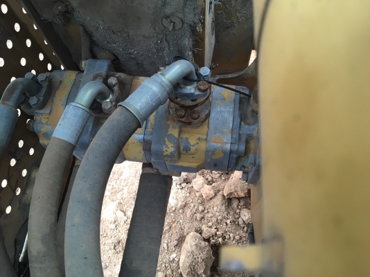 KOMATSU 100 รุ่น  2  (รถนอก ) เอกสาร  แอร์ เย็น  ราคา  360,000  บาท