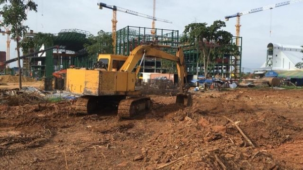 KOMATSU 100 รุ่น  2  (รถนอก ) เอกสาร  แอร์ เย็น  ราคา  360,000  บาท