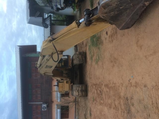 ขาย CAT    200 เก่านอก เครื่อง 6 BG เทอร์โบ ปั้มK 13รถสวย  พร้อมใช้งาน  ราคา 650,000 บาท