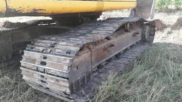 ขาย 785,000 KOMATSU PC200-6  เครื่องดี ปั้มแรง ไฟฟ้าครบ โช่หนา เอวแน่น เอกสารอินวอยท์ รถอยู่ จ.ร้อยเอ็ด 090-772-3710 090-772-3708