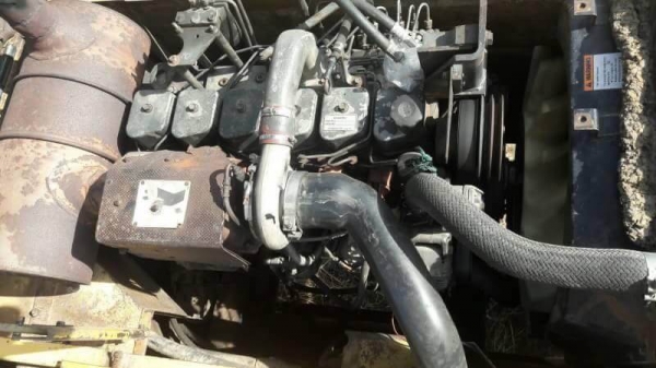 ขาย 785,000 KOMATSU PC200-6  เครื่องดี ปั้มแรง ไฟฟ้าครบ โช่หนา เอวแน่น เอกสารอินวอยท์ รถอยู่ จ.ร้อยเอ็ด 090-772-3710 090-772-3708