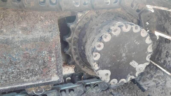 ขาย 785,000 KOMATSU PC200-6  เครื่องดี ปั้มแรง ไฟฟ้าครบ โช่หนา เอวแน่น เอกสารอินวอยท์ รถอยู่ จ.ร้อยเอ็ด 090-772-3710 090-772-3708