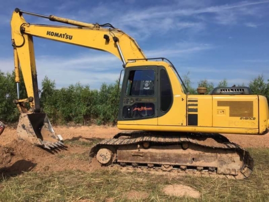 ขาย 785,000 KOMATSU PC200-6  เครื่องดี ปั้มแรง ไฟฟ้าครบ โช่หนา เอวแน่น เอกสารอินวอยท์ รถอยู่ จ.ร้อยเอ็ด 090-772-3710 090-772-3708