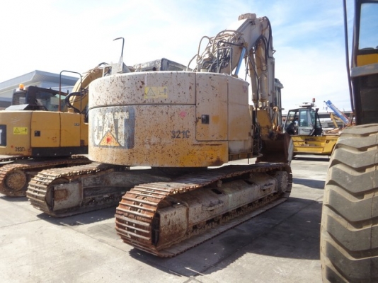 ขายรถแม็คโครสภาพสวย CATERPILLAR รุ่น 321 C ราคาไม่แพง