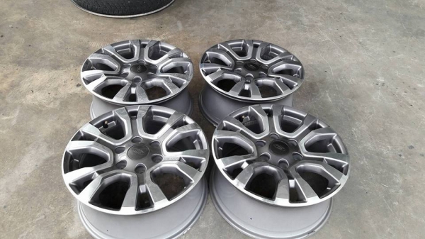 ขายล้อแม็กป้ายแดง ford ranger 18"×8" สนใจติดต่อ ตาเล็ก ล้อและยางครับ 081-3747940 ขายล้อแม็กป้ายแดง ford ranger 18"×8" สนใจติดต่อ ตาเล็ก ล้อและยางครับ 081-3747940