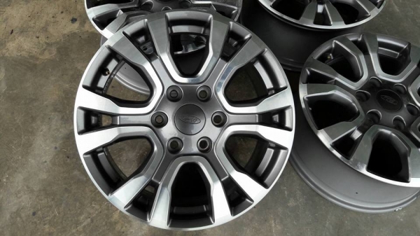 ขายล้อแม็กป้ายแดง ford ranger 18"&times;8" สนใจติดต่อ ตาเล็ก ล้อและยางครับ 081-3747940
