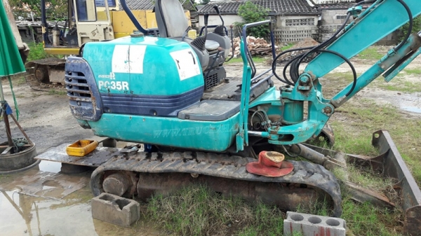 รถแบคโฮ PC35 R