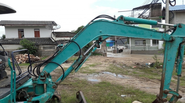 รถแบคโฮ PC35 R