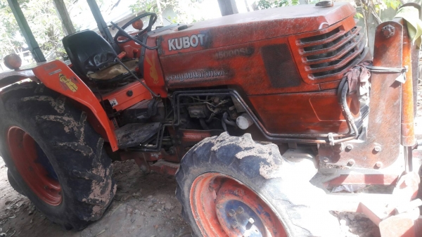 รถไถ  M5000 พร้อมใช้ อุปกร  ผานหน้า+ ผานหล้ง ราคา เบฯฯ  215000  บาท    วันทูคอล 0986683479 dtac 0991751349 สิทธิ์ คับ