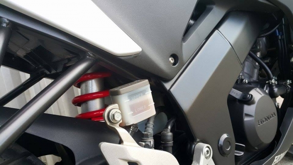 CBR150 ใหม่เอี่ยม ไมล์น้อย ราคาเหมือนลายเก่า เดิมๆขี่นิ่มเลยครับ CBR150 ใหม่เอี่ยม ไมล์น้อย ราคาเหมือนลายเก่า เดิมๆขี่นิ่มเลยครับ