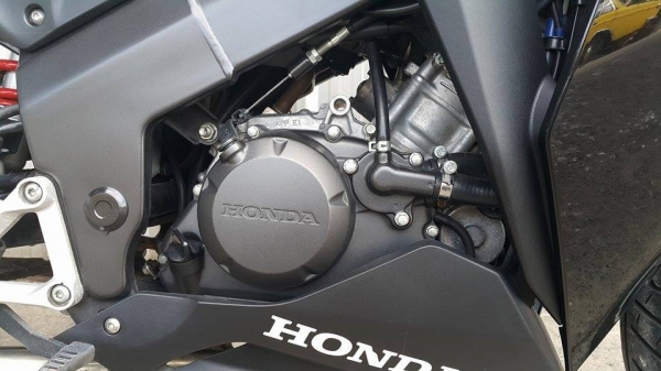 CBR150 ใหม่เอี่ยม ไมล์น้อย ราคาเหมือนลายเก่า เดิมๆขี่นิ่มเลยครับ CBR150 ใหม่เอี่ยม ไมล์น้อย ราคาเหมือนลายเก่า เดิมๆขี่นิ่มเลยครับ