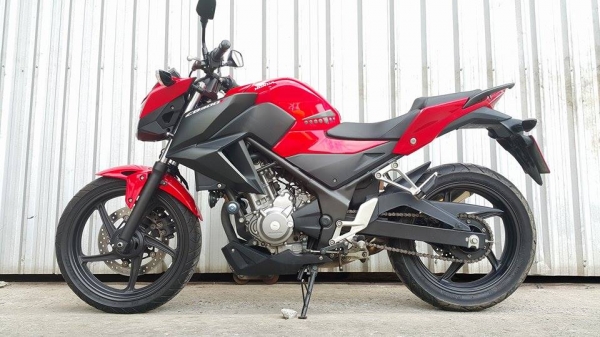 CB300F ราคา PCX ปี 2557 เครื่องเดิมขี่นิ่ม พร้อมใช้งานไม่ล้มชนแปะ