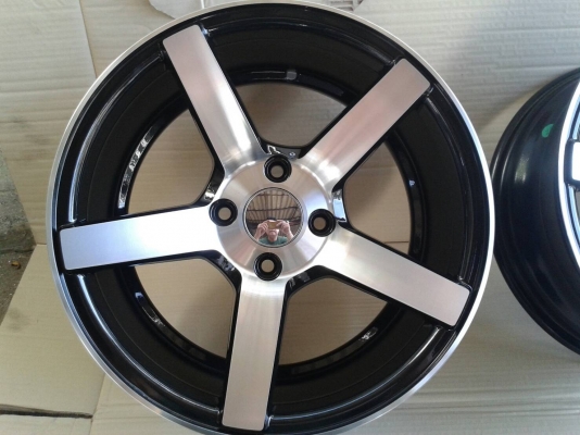 ล้อใหม่ ขอบ15นิ้ว4รู100 ชุดนี้ ราคา 7900 บาท