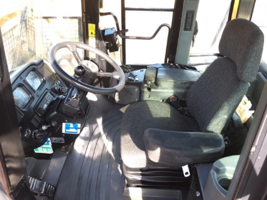 ขายรถตักล้อยาง CAT 962H รถนอกนำเข้าจากญี่ปุ่น สภาพสวยพร้อมใช้งาน มีVDOการทำงานครับ ขายรถตักล้อยาง CAT 962H รถนอกนำเข้าจากญี่ปุ่น สภาพสวยพร้อมใช้งาน มีVDOการทำงานครับ