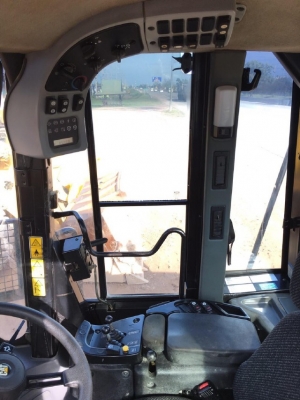 ขายรถตักล้อยาง CAT 962H รถนอกนำเข้าจากญี่ปุ่น สภาพสวยพร้อมใช้งาน มีVDOการทำงานครับ ขายรถตักล้อยาง CAT 962H รถนอกนำเข้าจากญี่ปุ่น สภาพสวยพร้อมใช้งาน มีVDOการทำงานครับ