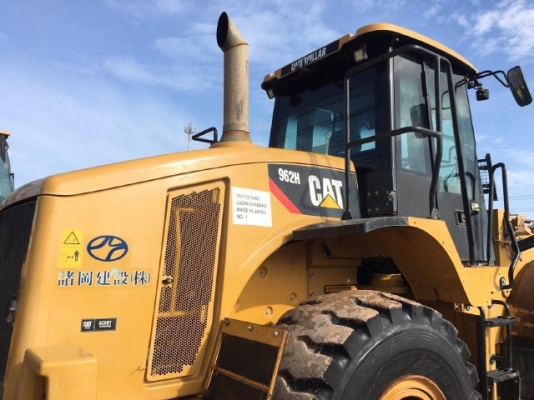 ขายรถตักล้อยาง CAT 962H รถนอกนำเข้าจากญี่ปุ่น สภาพสวยพร้อมใช้งาน มีVDOการทำงานครับ ขายรถตักล้อยาง CAT 962H รถนอกนำเข้าจากญี่ปุ่น สภาพสวยพร้อมใช้งาน มีVDOการทำงานครับ