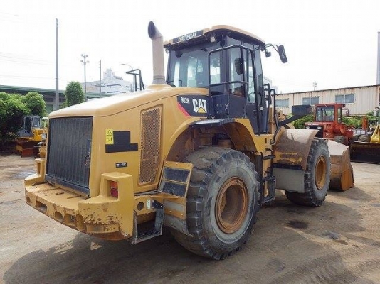 ขายรถตักล้อยาง CAT 962H รถนอกนำเข้าจากญี่ปุ่น สภาพสวยพร้อมใช้งาน มีVDOการทำงานครับ ขายรถตักล้อยาง CAT 962H รถนอกนำเข้าจากญี่ปุ่น สภาพสวยพร้อมใช้งาน มีVDOการทำงานครับ