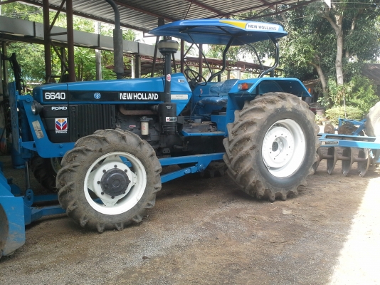 ขายฟอรด์ 6640 คานนิวฮอแลนด้นหน้าเอกสารเล่มทะเบียนพร้อมใช้