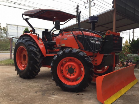 ขายรถไถ Kubota M7040 (4WD) พร้อมดันหน้า ผานพรวนช้าง รถสวย พร้อมใช้งานครับ