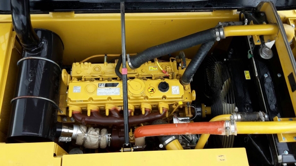 ขายรถแบคโฮ CAT 320 D2 ไมล์ 200 ชม.ราคา 3600000