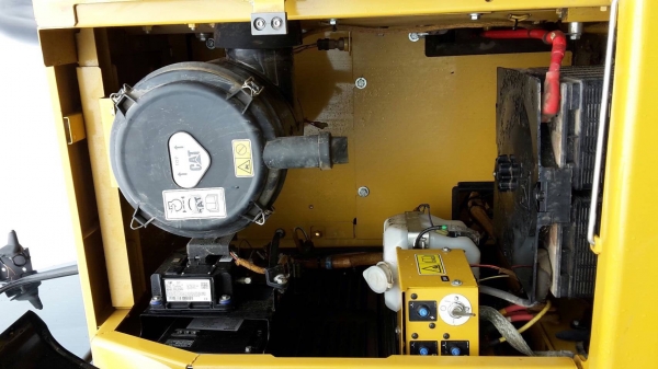 ขายรถแบคโฮ CAT 320 D2 ไมล์ 200 ชม.ราคา 3600000