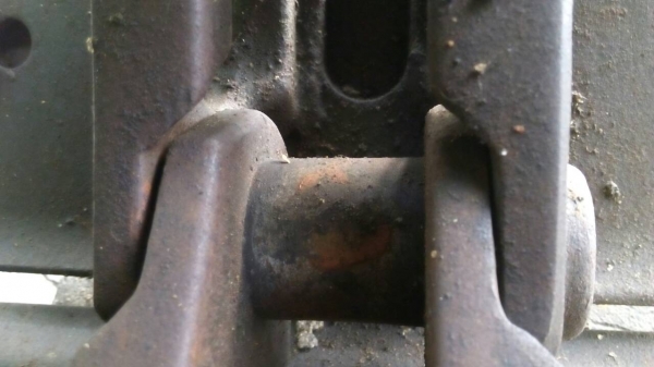 ขายโซ่ รถแมคโคเล็ก รุ่น 20-30 เก่านอกสภาพตามรูปคับ ขายไม่แพง