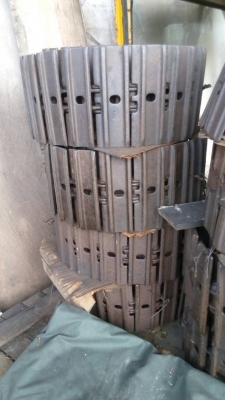 ขายโซ่ รถแมคโคเล็ก รุ่น 20-30 เก่านอกสภาพตามรูปคับ ขายไม่แพง