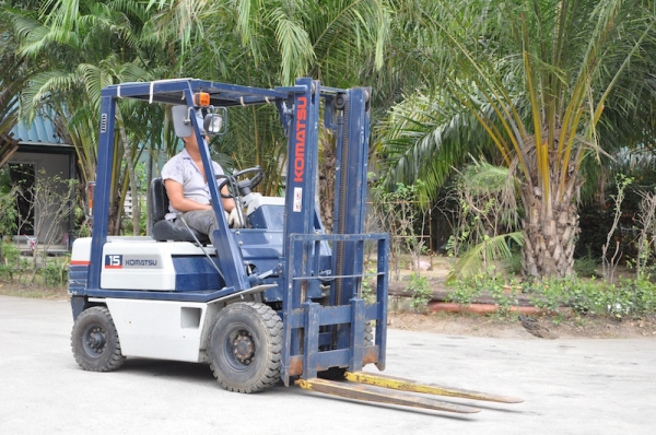 ลดกระหน่ำ!!ขายFORKLIFT KOMATSU FG15-15(1.5ตัน) สวยเดิมจากญี่ปุ่น ยังไม่เคยใช้ในไทย 125,000เท่านั้น!!
