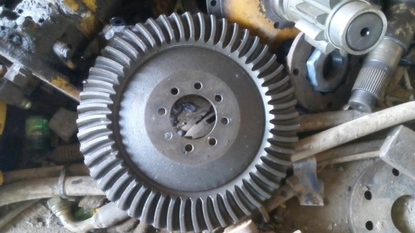 ขายอะไหล่รถแทรกเตอร์ D-4 D-5 D-6 สนใจโทรมาคุยกันครับ ของเก่าสภาพ ดี ขายไม่แพงครับ