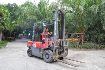 ((ลดกระหน่ำ))ขายFORKLIFT NISSAN FD25ดีเซล ใหม่สุด(2.5ตัน) เสา4เมตร สวยเดิมจากญี่ปุ่น ยังไม่เคยใช้ในไทย 175,000เท่านั้น!!