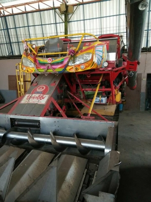 ขายสองปากเกี่ยว ข้าว+ข้าวโพด สนใจสอบถามได้ครับผม