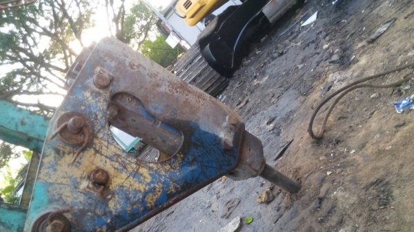 ขายหัวเจาะ รถแมคโคเล็ก ขนาด รุ่น 20-30-40 เก่านอก สภาพพร้อมใช้ ขายไม่แพงครับ